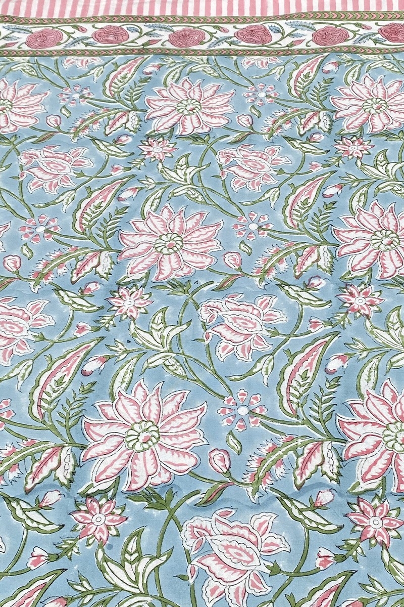 Mantel Calypso Blue – azul/rosa – 100% algodón – estilo boho chic – Jardín Botánico – Miss June Paris – 6