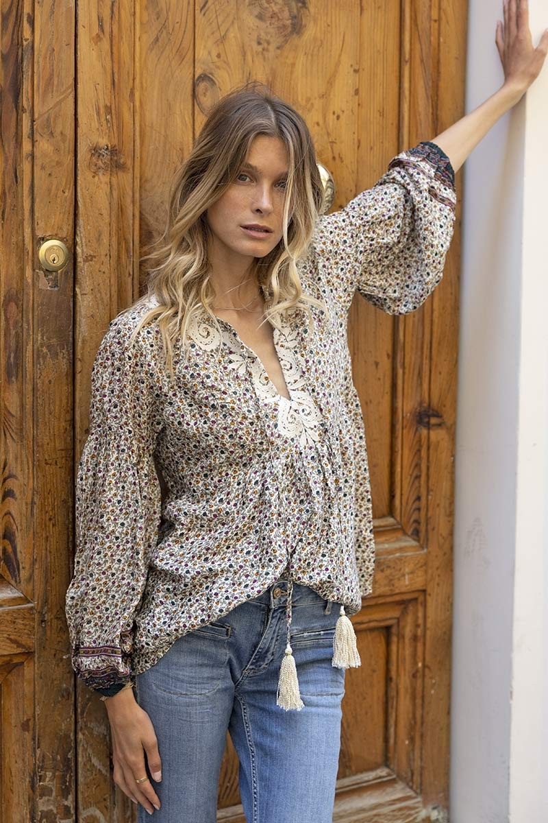 Miss June Paris, Blouse Divina