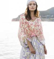 Kaftan Longo Pastel - Pêssego Degradê Lilás - Detalhes Dourados - Mangas Longas - Miss June Paris - 4