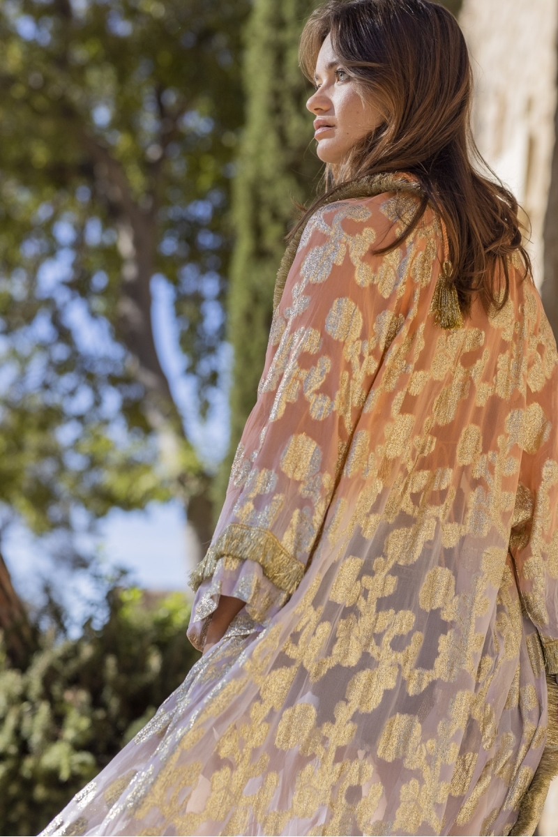 Langer Shabby Kimono - Pfirsich mit Lila Farbverlauf - Goldene Details - Lange Ärmel - Miss June Paris - 3