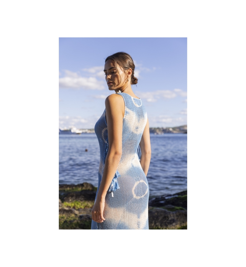 Langes Kleid Goya - blau - Häkelkleid - Verzierter Brustlatz - Goldene Pailletten - Runder Ausschnitt - Miss June Paris - 4