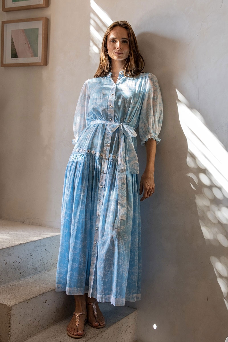 Robe longue Natalia - bleue à imprimé floral - manches 3/4 - ceinture assortie - Miss June Paris - 4
