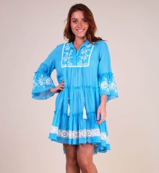 Robe courte Cecilia - bleu avec broderie blanche - dentelles délicates - texture raffiné - Miss June Paris - 5