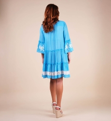 Robe courte Cecilia - bleu avec broderie blanche - dentelles délicates - texture raffiné - Miss June Paris - 7