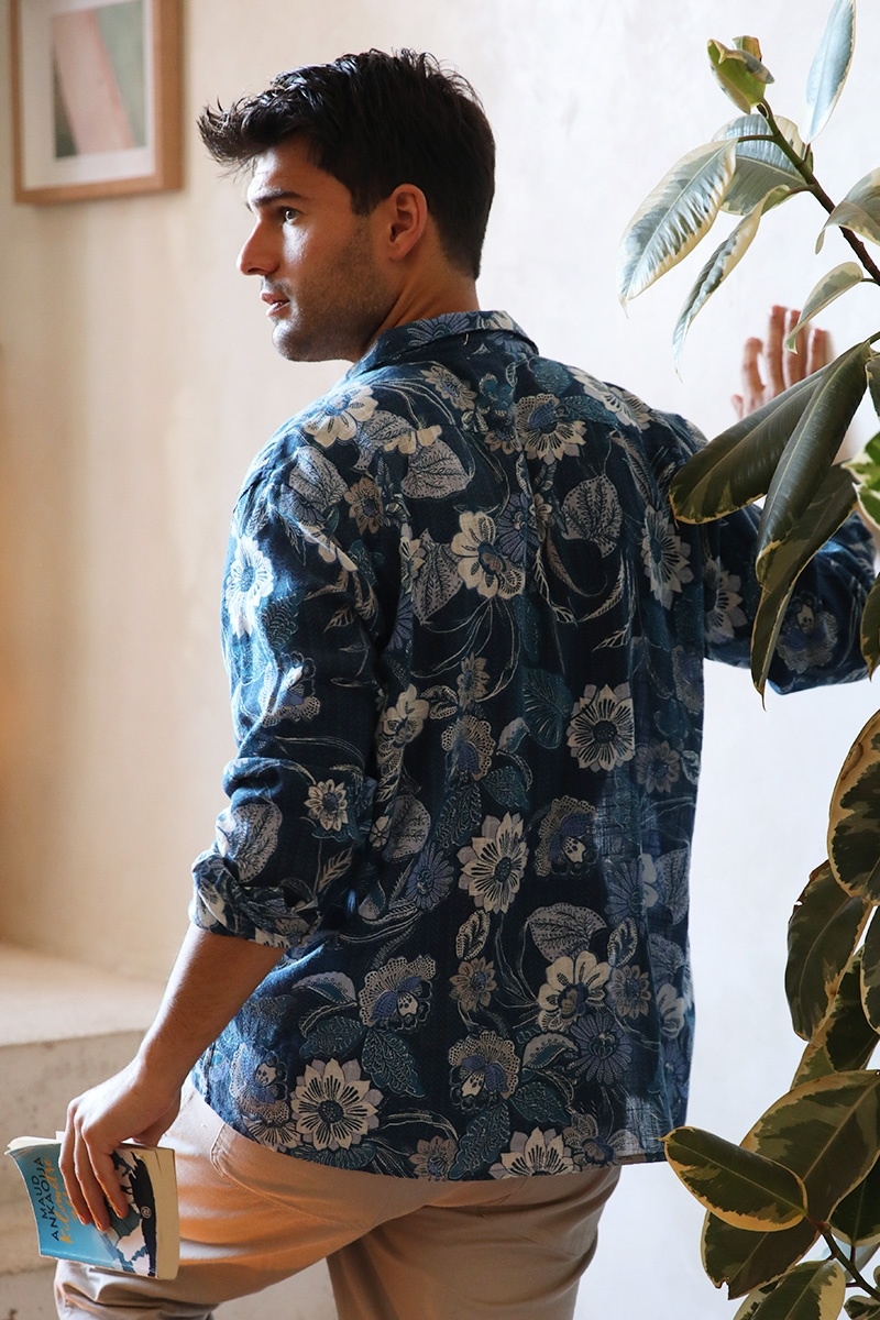 Camisa Guatape – azul marino – estampado floral – manga larga – colección Shay – Miss June Paris – 7