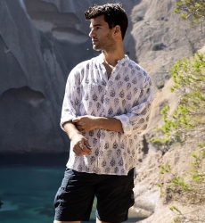 Camisa Bello – blanca – motivos bohemios azul marino – mangas largas – tejido fluido – colección Shay – Miss June Paris – 1