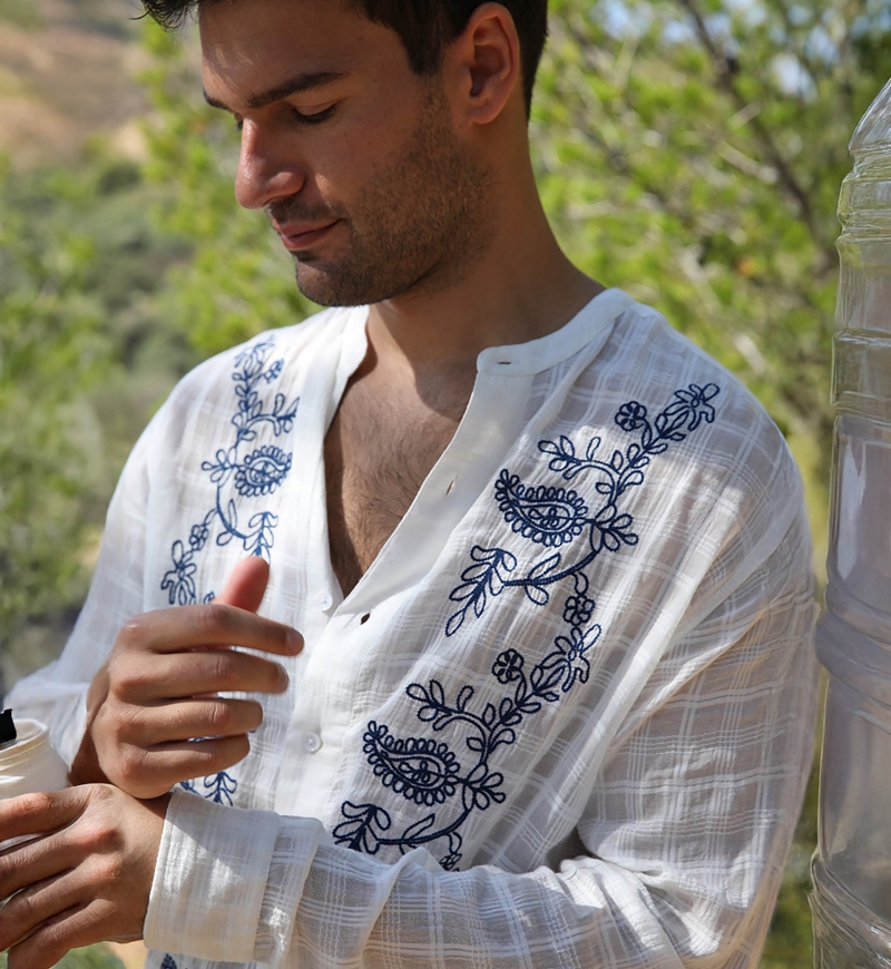 Chemise Cocora - blanche - broderies bleues - manche longue - collection Shay - Miss June Paris - 6