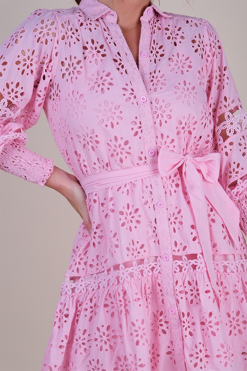 Kurzes Kleid Oriana - rosa - lange Ärmel - gesmokte Manschetten - zarte Stickereien - Miss June Paris - 7