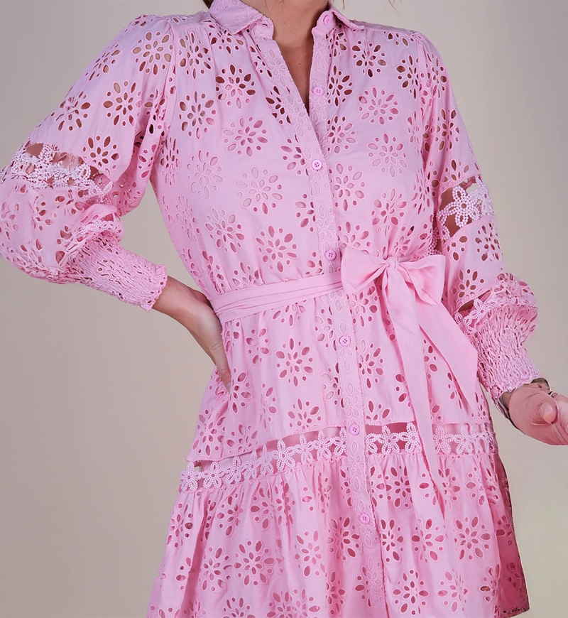 Abito corto Oriana - rosa - maniche lunghe - polsini smocked - ricamo delicato - Miss June Paris - 7