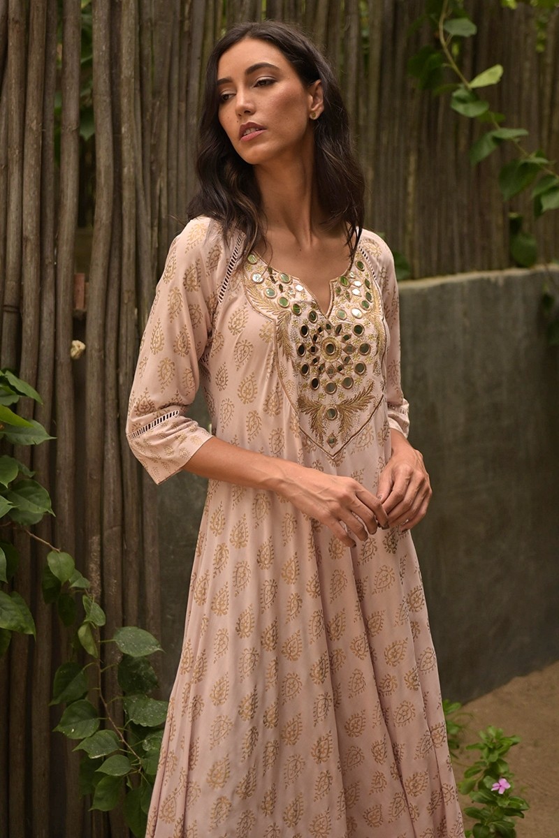 Long Dress Andrea: pink - decorated chest - golden details - mid-length sleeves - Miss June Paris - 2