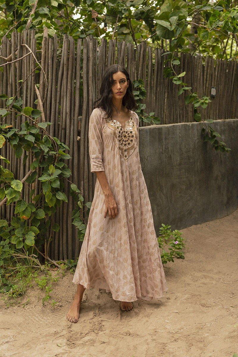 Long Dress Andrea: pink - decorated chest - golden details - mid-length sleeves - Miss June Paris - 3