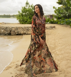 Caftan long Esperanza - noir - imprimé végétal - plastron orné de miroirs scintillants - Miss June Paris - 2