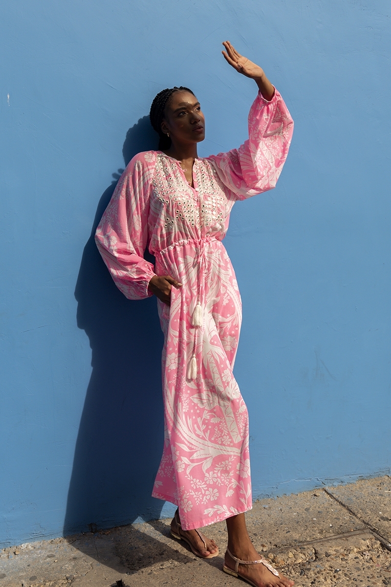 Vestido largo Ursula - rosa neón - pechera brillante - delicado estampado blanco - Miss June Paris - 3