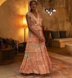 Robe longue  Estefania - robe à volants - décolleté en V - pêche - imprimé floral - Miss June Paris - 4