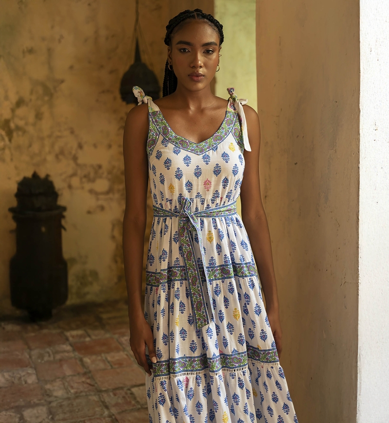 Vestido largo Paulina - blanco - estampado azul, amarillo y rosa - tirantes ajustables - Miss June Paris - 3