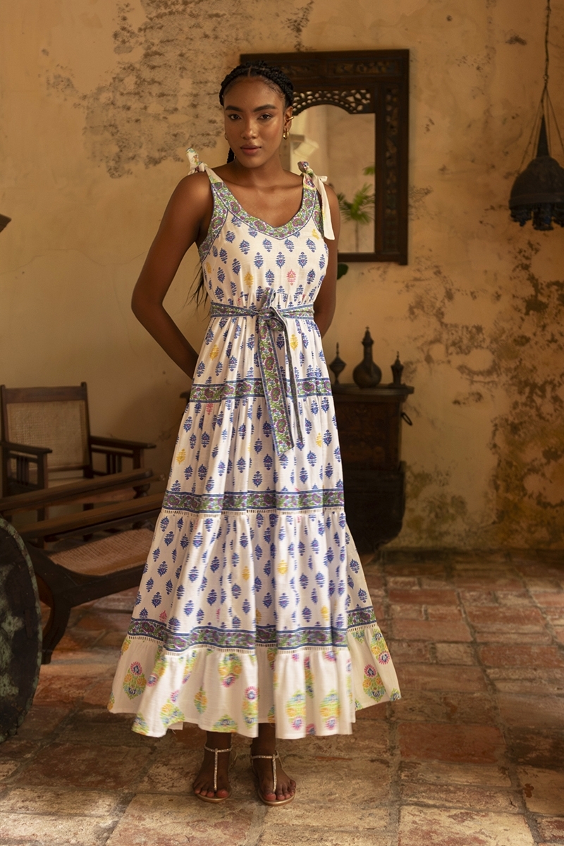 Robe longue Paulina - couleur blanche - imprimés bleus, jaune et rose - bretelles ajustables - Miss June Paris - 1