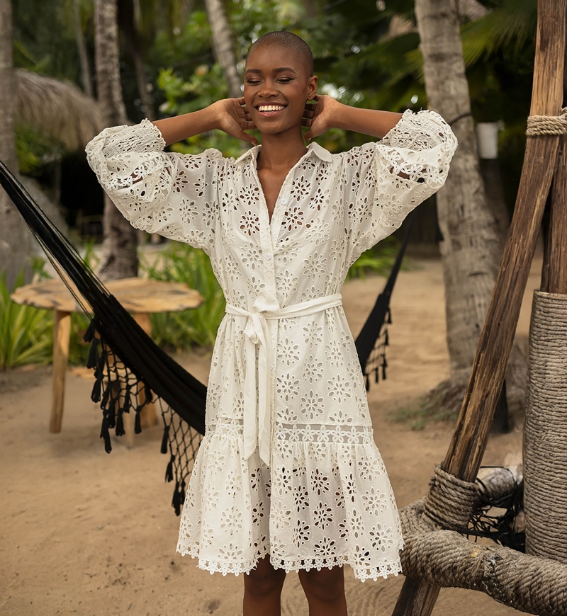 Vestido corto Oriana - blanco - manga larga - puños fruncidos - bordado delicado - Miss June Paris - 2