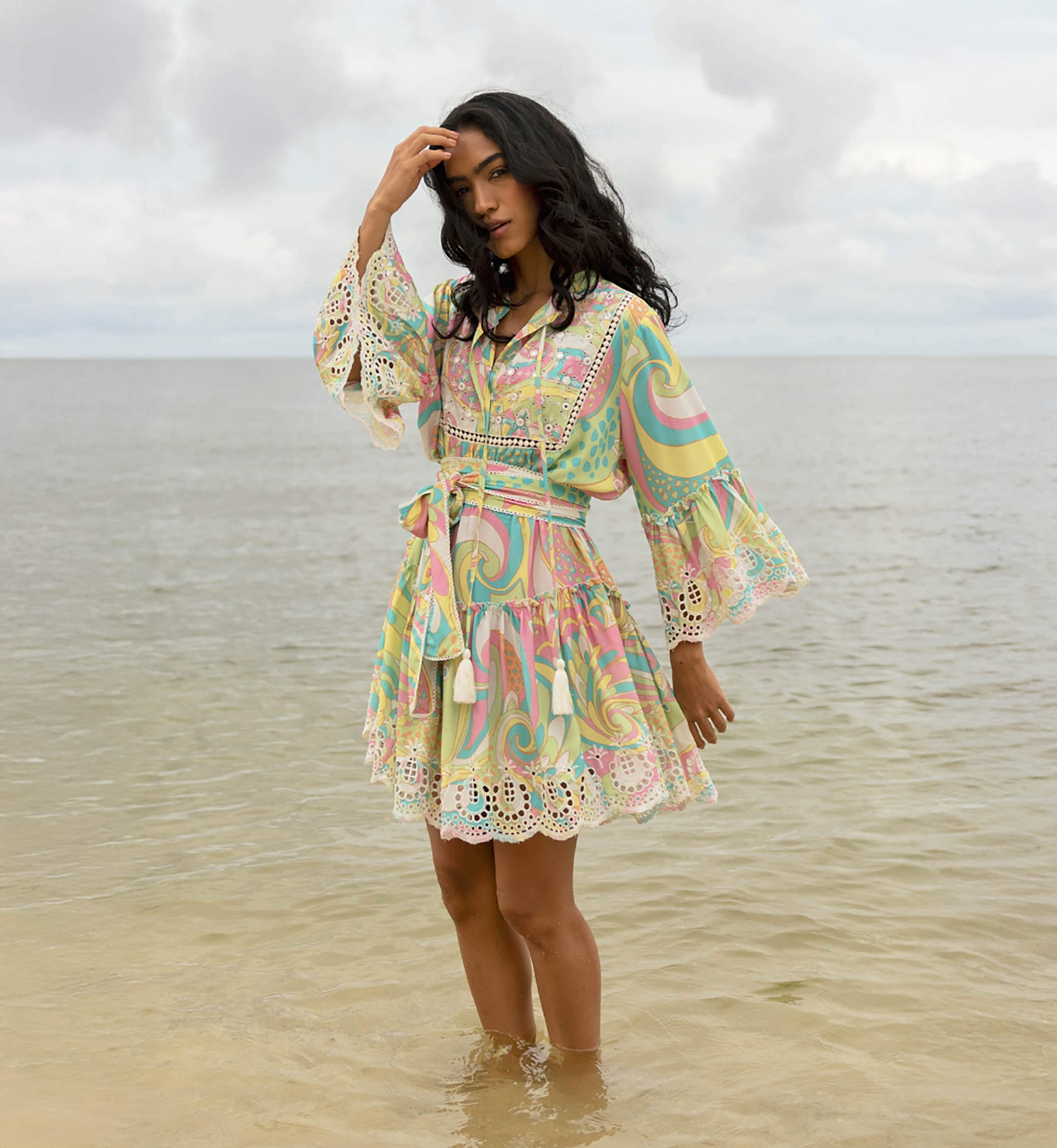 Vestido Corto Querida: colores pastel - estilo casual - bordado - adornado con pequeños espejos - Miss June Paris - 1