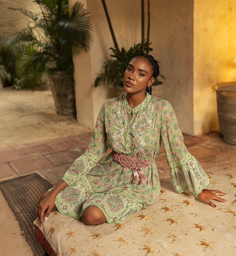 Abito corto Helena - rosa e verde - delicata stampa floreale - dettagli ricamati - Miss June Paris - 2