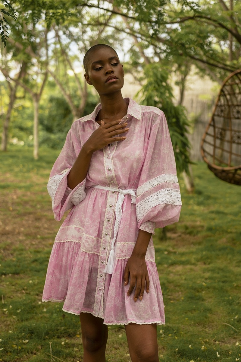 Laura short dress - pink - bohemian-chic style - long sleeves - white belt - Miss June Paris - 1