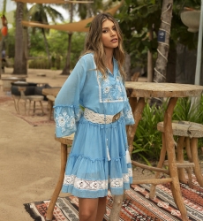 Vestido corto Cecilia - azul con bordado blanco - delicado encaje - textura refinada - Miss June Paris - 1