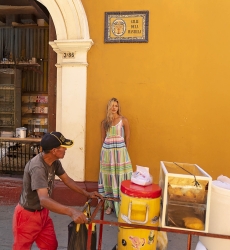 Vestido largo Patricia - pastel - estampado de rayas - vestido sin tirantes - Miss June Paris - 3