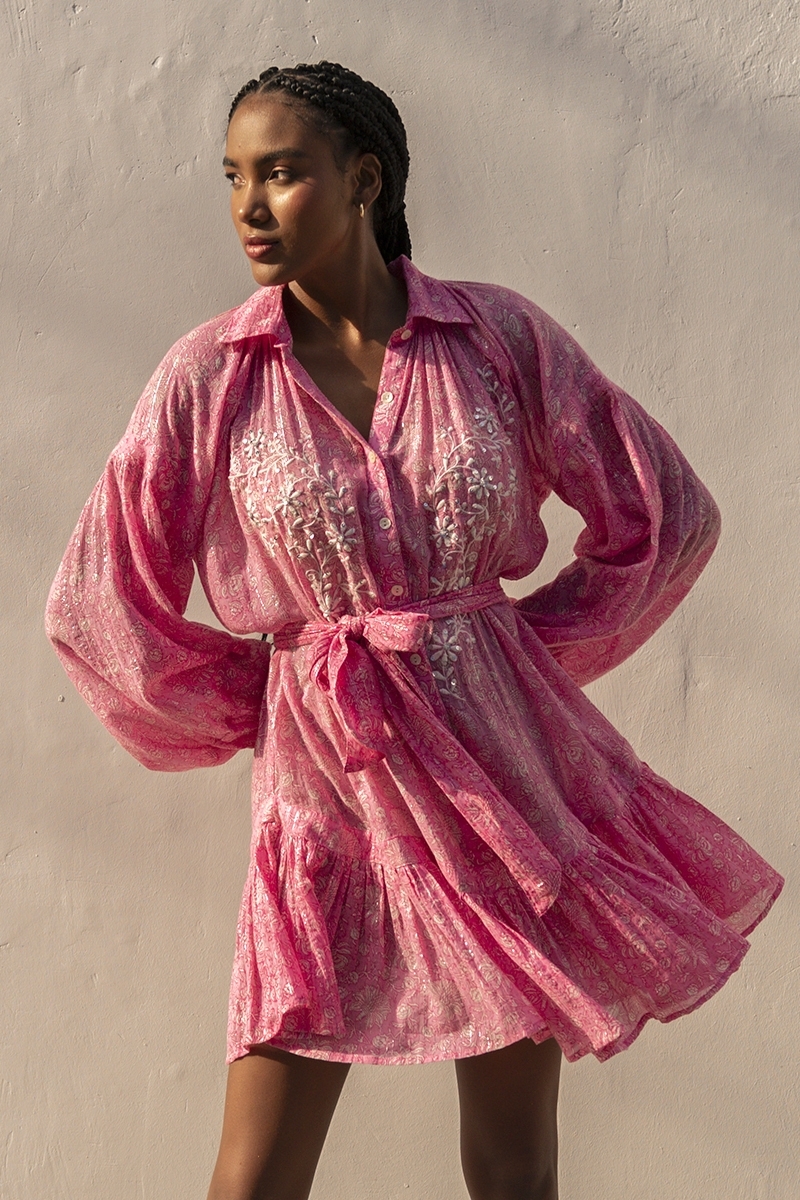 Robe courte Pia - couleur rose - manches longues - ornée de broderies et sequins - Miss June Paris - 2