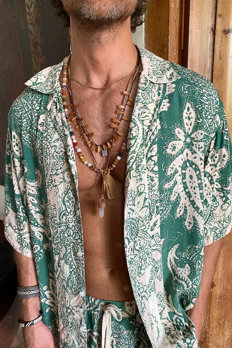Camisa de Manga Corta San Gil – verde – estampado floral color crudo – botones discretos – colección Shay – Miss June Paris – 4