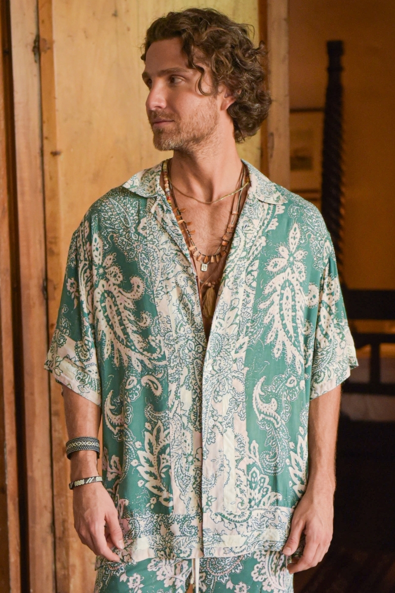 Camisa de Manga Corta San Gil – verde – estampado floral color crudo – botones discretos – colección Shay – Miss June Paris – 1