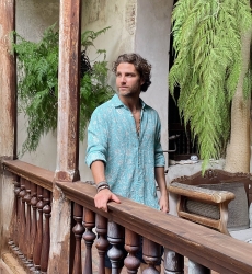 Langärmlige Bluse Popayan – türkis – weißes Blumenmuster – leicht – Kollektion Shay – Miss June Paris – 4