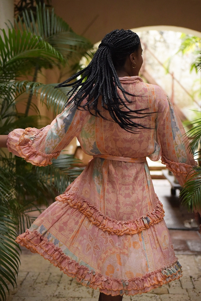 Vestido corto Isalia - color melocotón - look delicado - volantes delicados - manga larga - Miss June Paris - 4