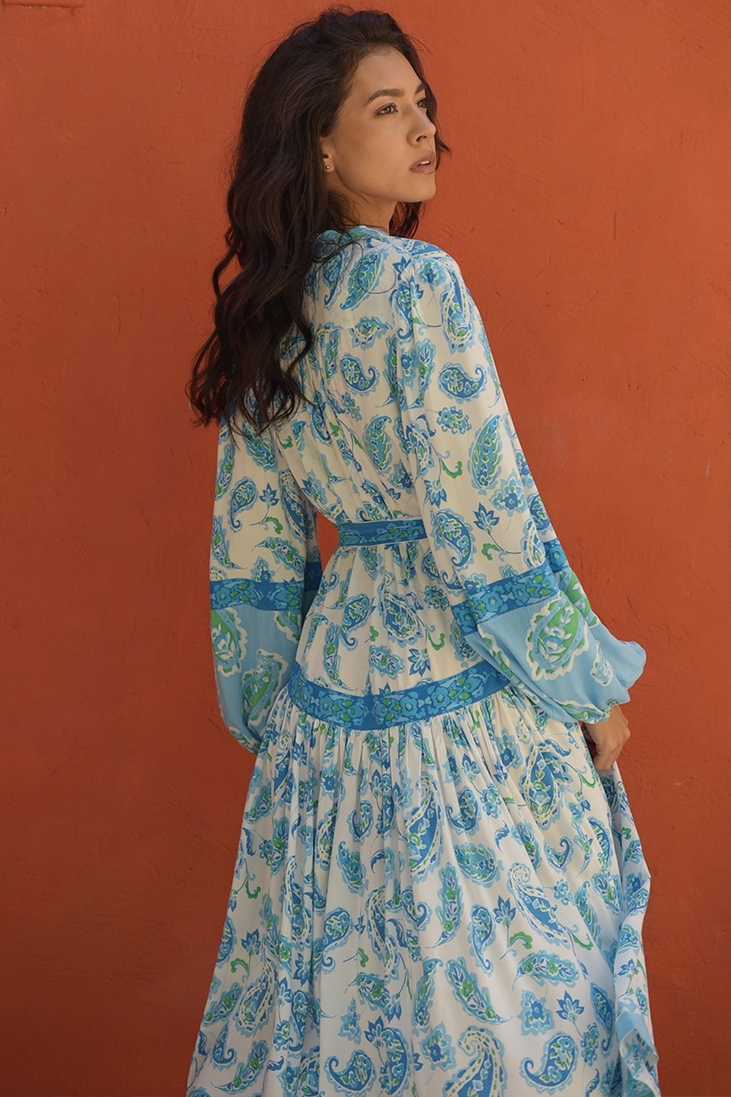 Vestido largo Malia - tonos azules - estampado cachemir - puños ajustados - manga larga - Miss June Paris - 4