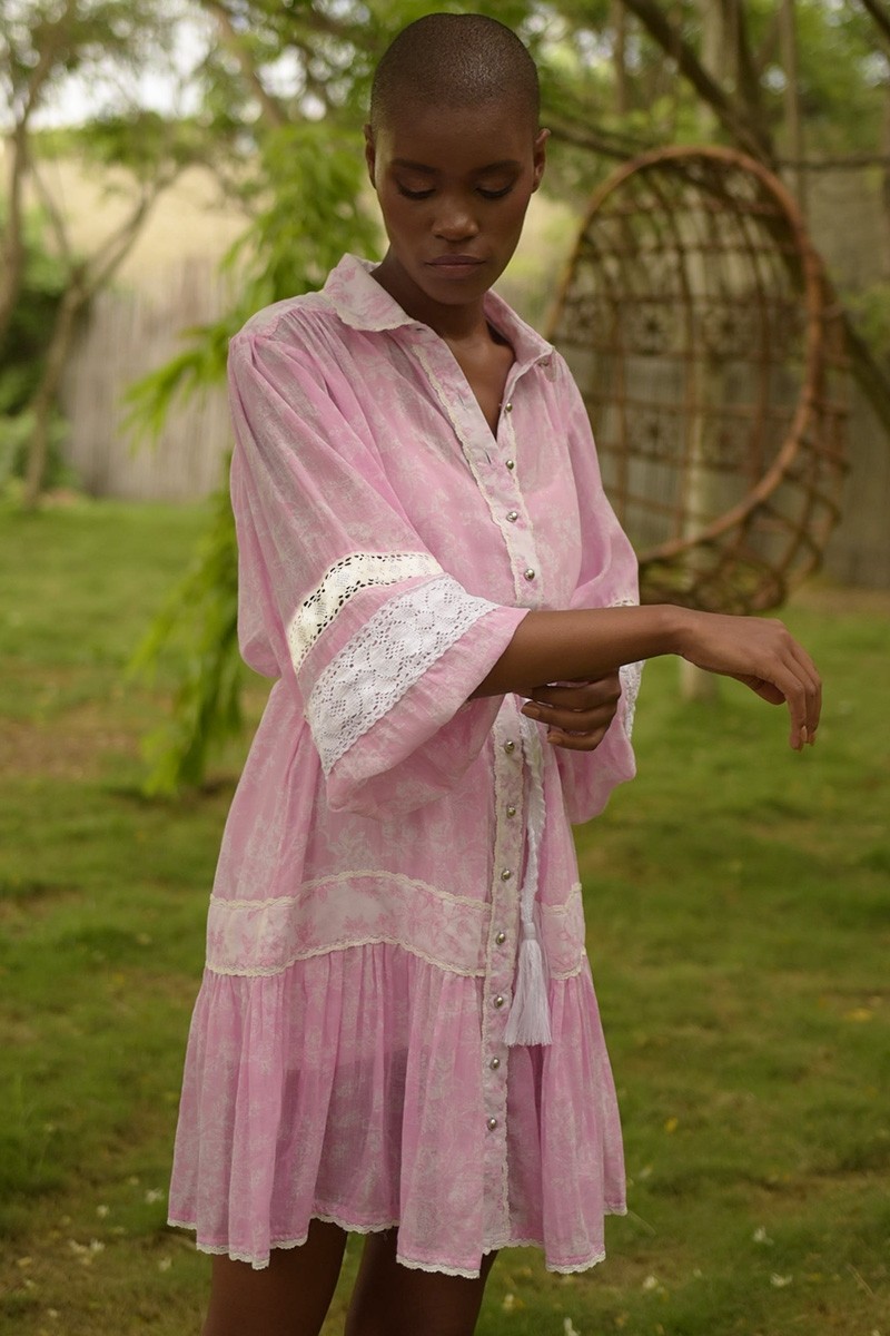 Laura short dress - pink - bohemian-chic style - long sleeves - white belt - Miss June Paris - 4