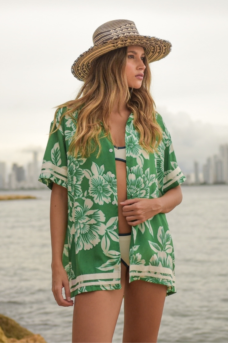 Camisa de Manga Corta Santa Marta – verde – estampado floral blanco – colección Shay – Miss June Paris – 5