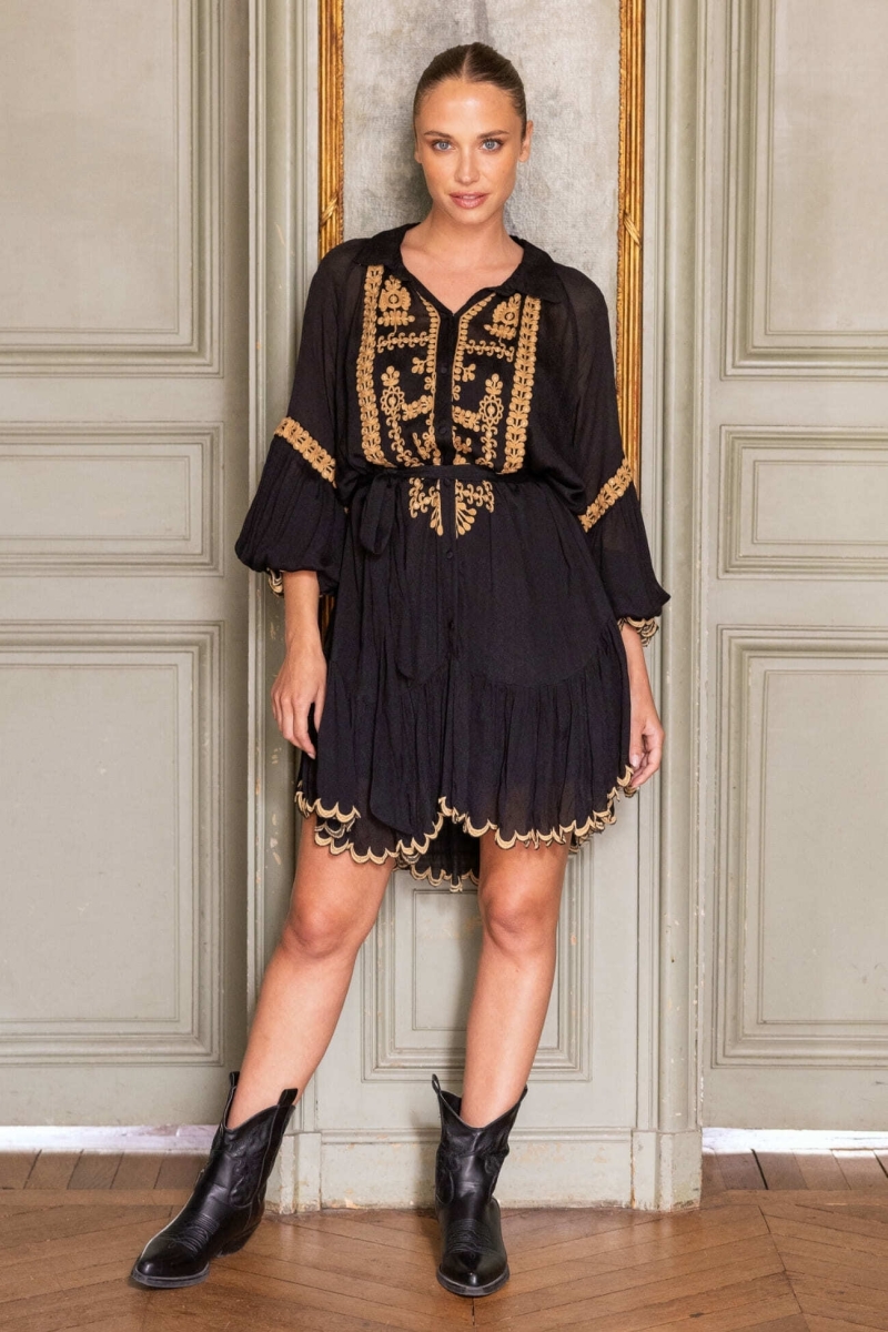Kurzes Kleid Eleonora - Farbe Schwarz - goldene Stickerei - lange Ärmel - Miss June Paris - 2