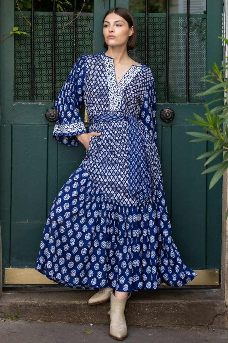 Robe longue Élise - motifs en broderie blanche - Miss June Paris - 2