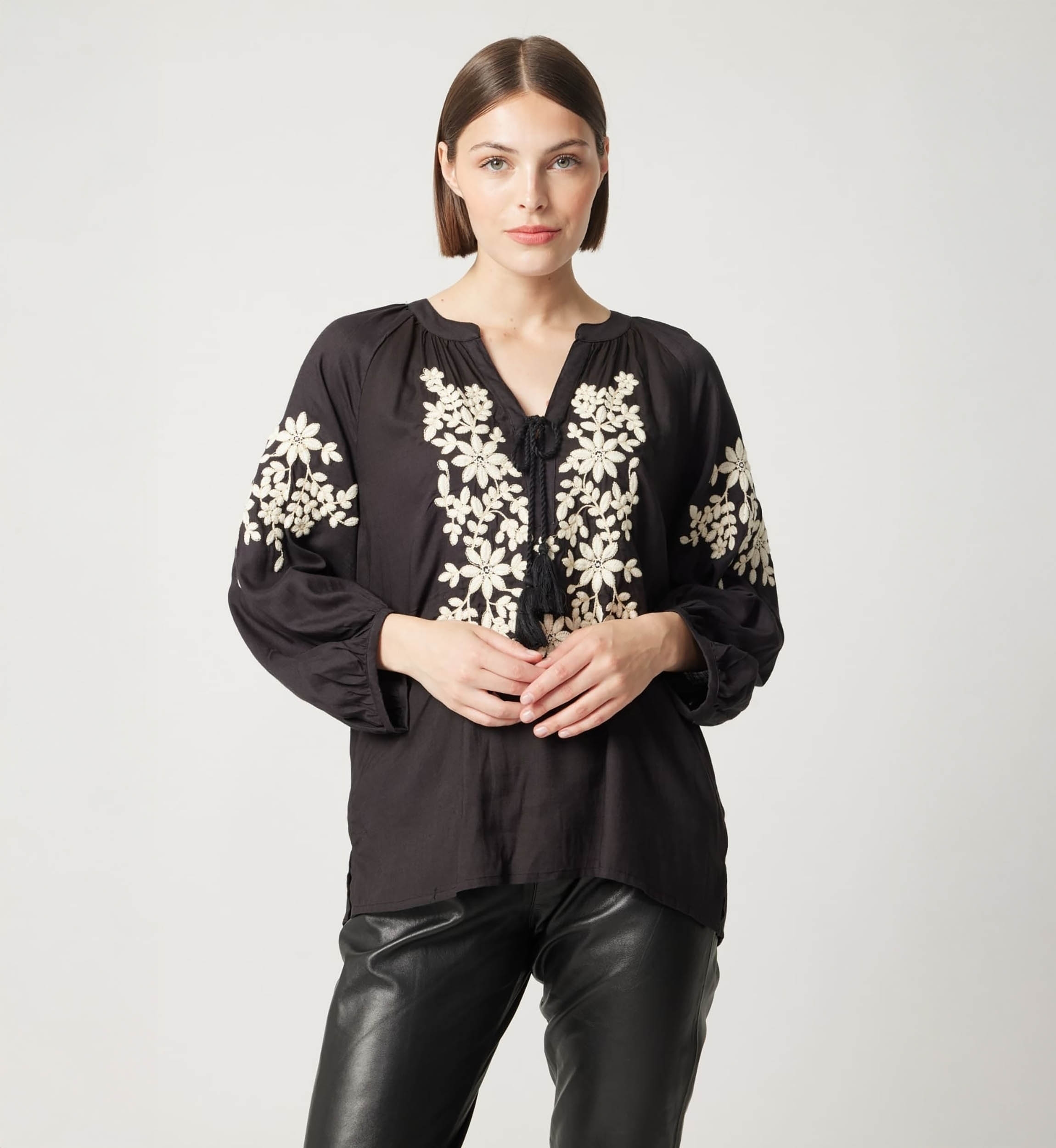 Noémie black blouse - Miss June Paris - 3