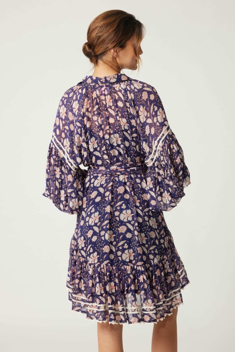 Miss June Paris, Léonie Kurzes Kleid