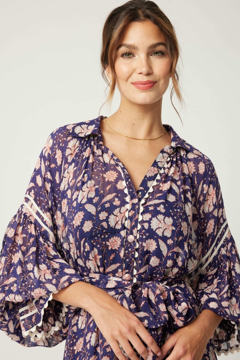 Miss June Paris, Léonie Kurzes Kleid