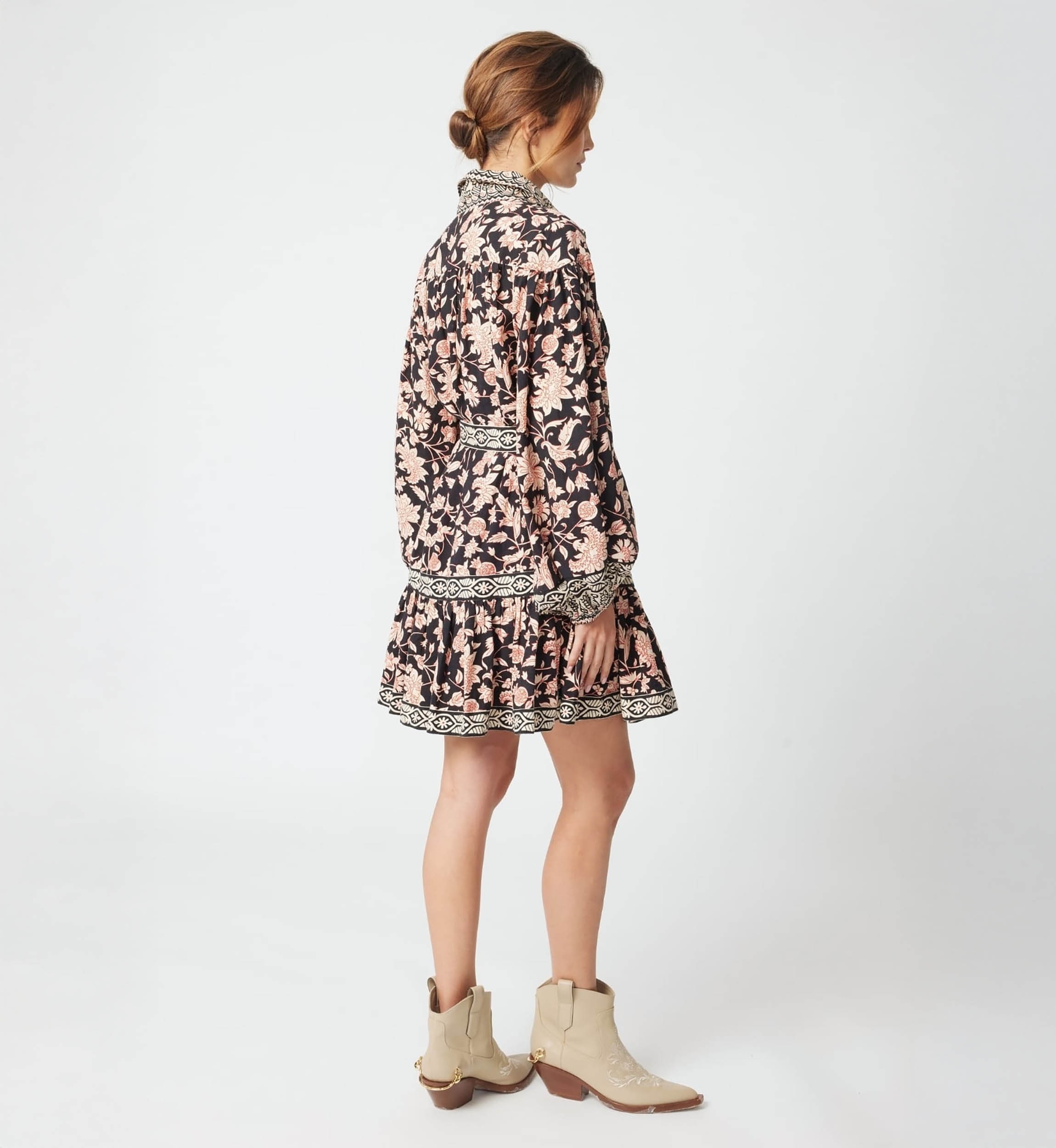 Kurzes Kleid Cassandra - Blumenmuster - Miss June Paris - 4