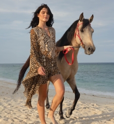 Kayla Kurzer Kaftan - 100% Georgette-Rayon - Miss June Paris - 2