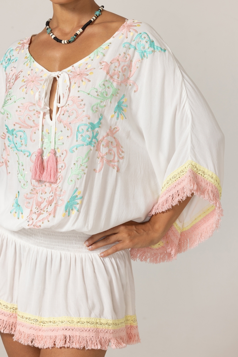 Vestido Corto Sejla: blanco - pechera bordada - 100% Modal - flecos de algodón - toque bohemio - Miss June Paris - 6