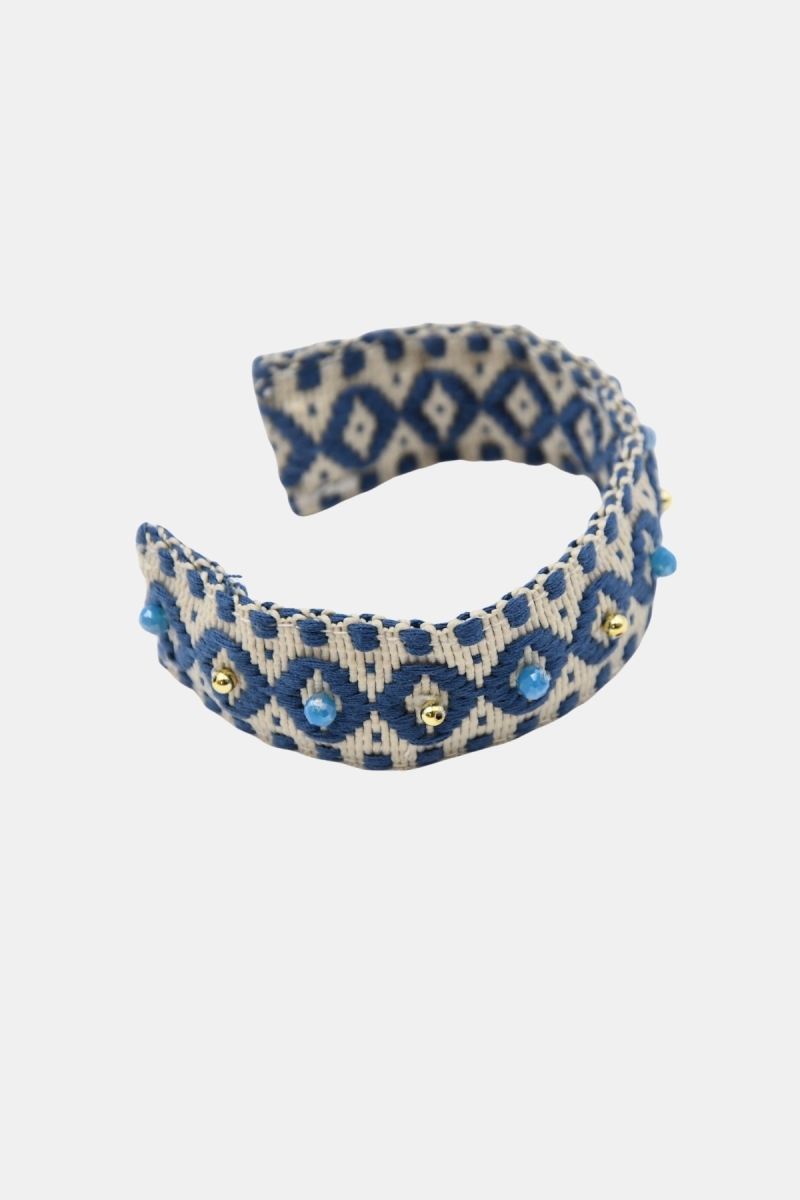 Brazalete tipo manilla Riviera – Blanco/Azul – Motivos geométricos – Cuentas doradas – Miss June Paris – 4
