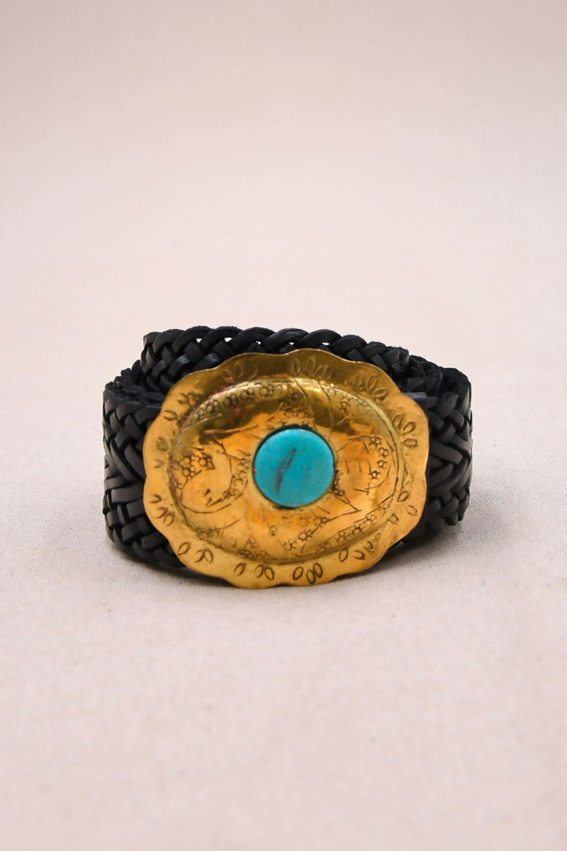 Schwarzer Ledergürtel mit Goldschnalle Janna – Miss June Paris – 3