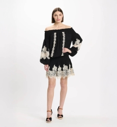 Kleid Laurel – Kurzes schulterfreies Kleid mit Schnürung, 100 % Modal – Miss June Paris - 4