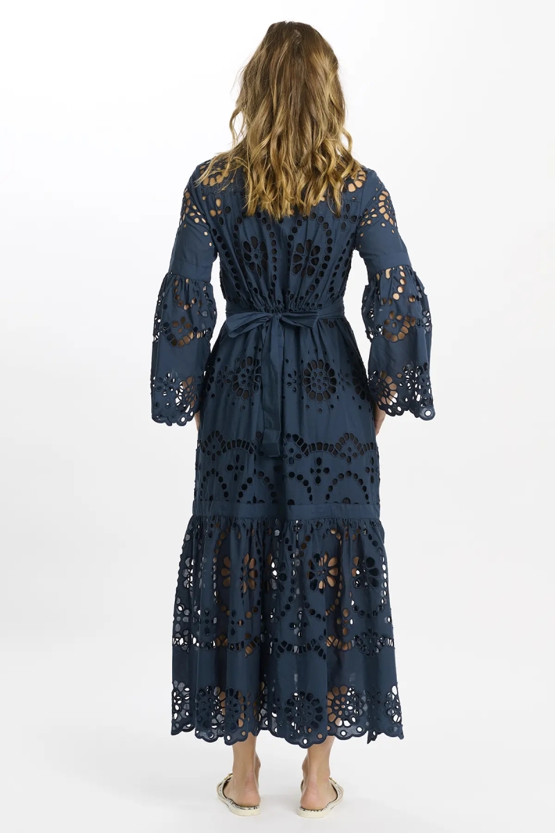 Aurelia Kleid – Langes Kleid mit langen Ärmeln, 100 % Baumwolle mit Spitze, Futter und Gürtel – Miss June Paris - 5