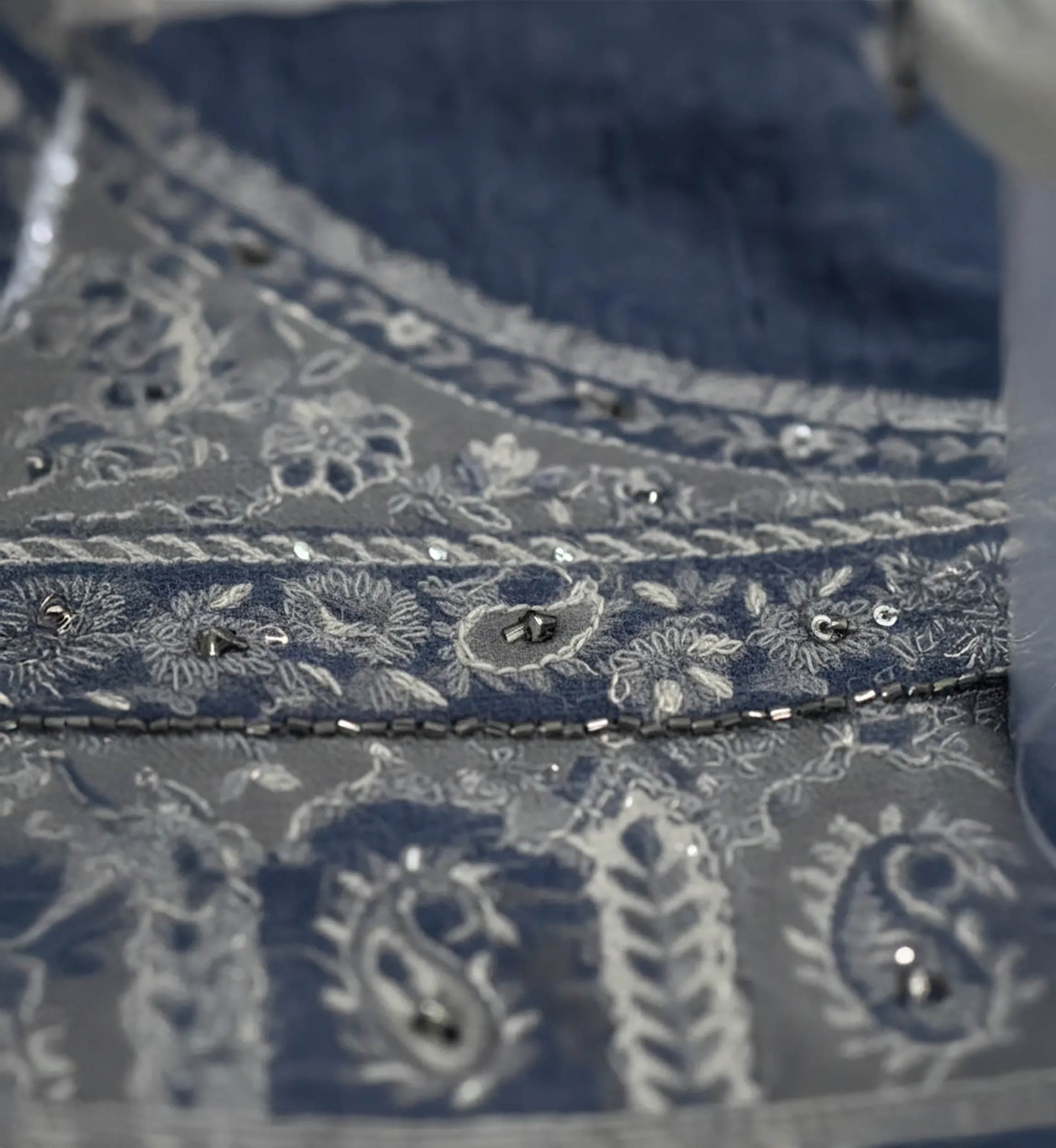 Miss June Paris — Julie Schal