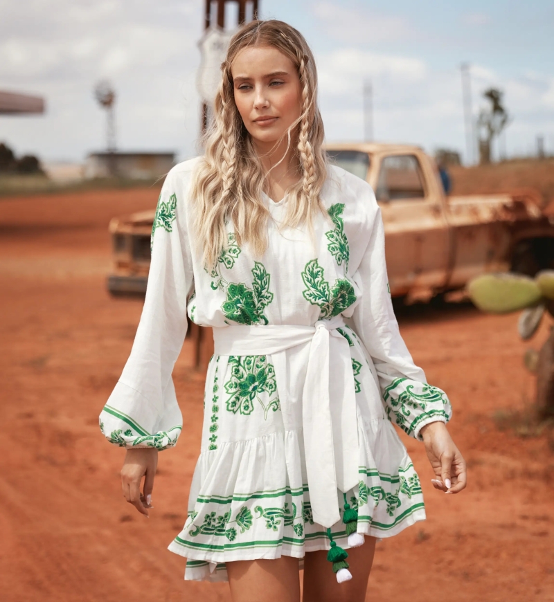 Miss June Paris — Kurzes Kleid Anika