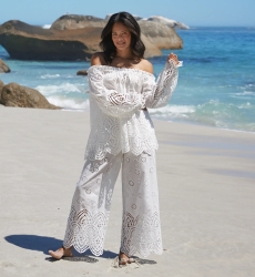 Miss June Paris — Blusa Opaline Bardot Bordado Ajourado Algodão