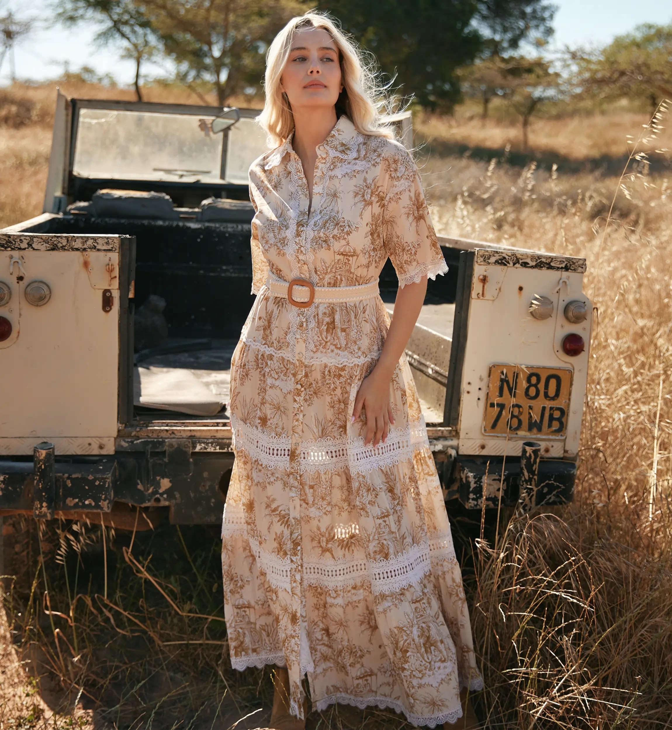 Miss June Paris — Aliza Maxi Kleid Beige